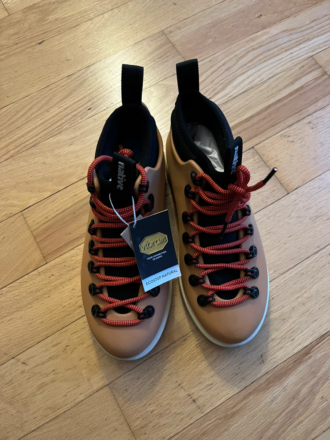 Native Fitzsimmons boots size 8