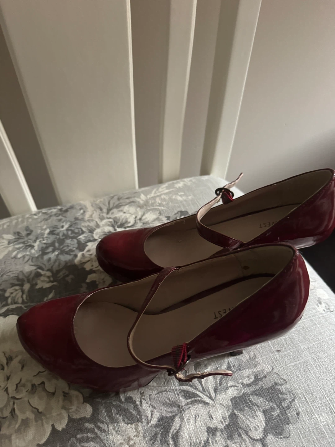 Size 8 Nine West Red Patent Mary Jane’s - photo 5