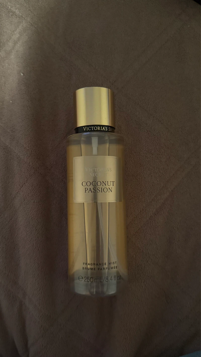 Victoria's Secret Coconut Passion Fragrance Mist 8.4 fl oz