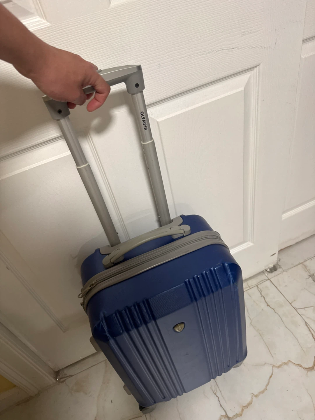 Olympia blue rolling suitcase - photo 5