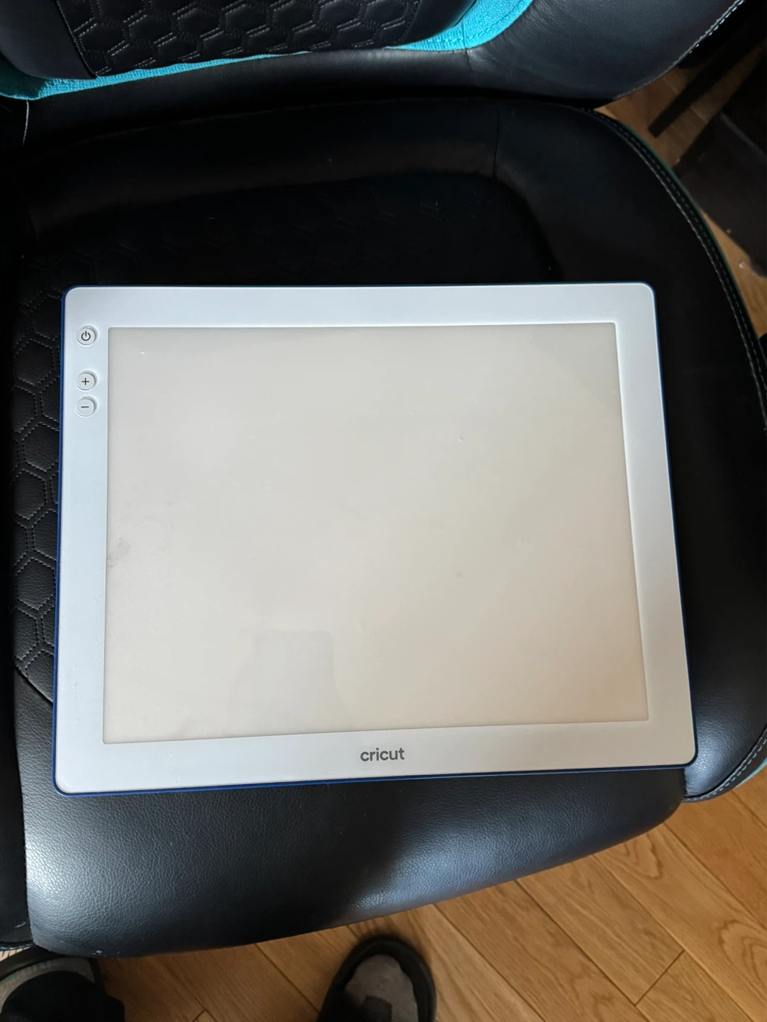 Cricut Maker Cutting Machine and Lightbox Bundle - photo 2