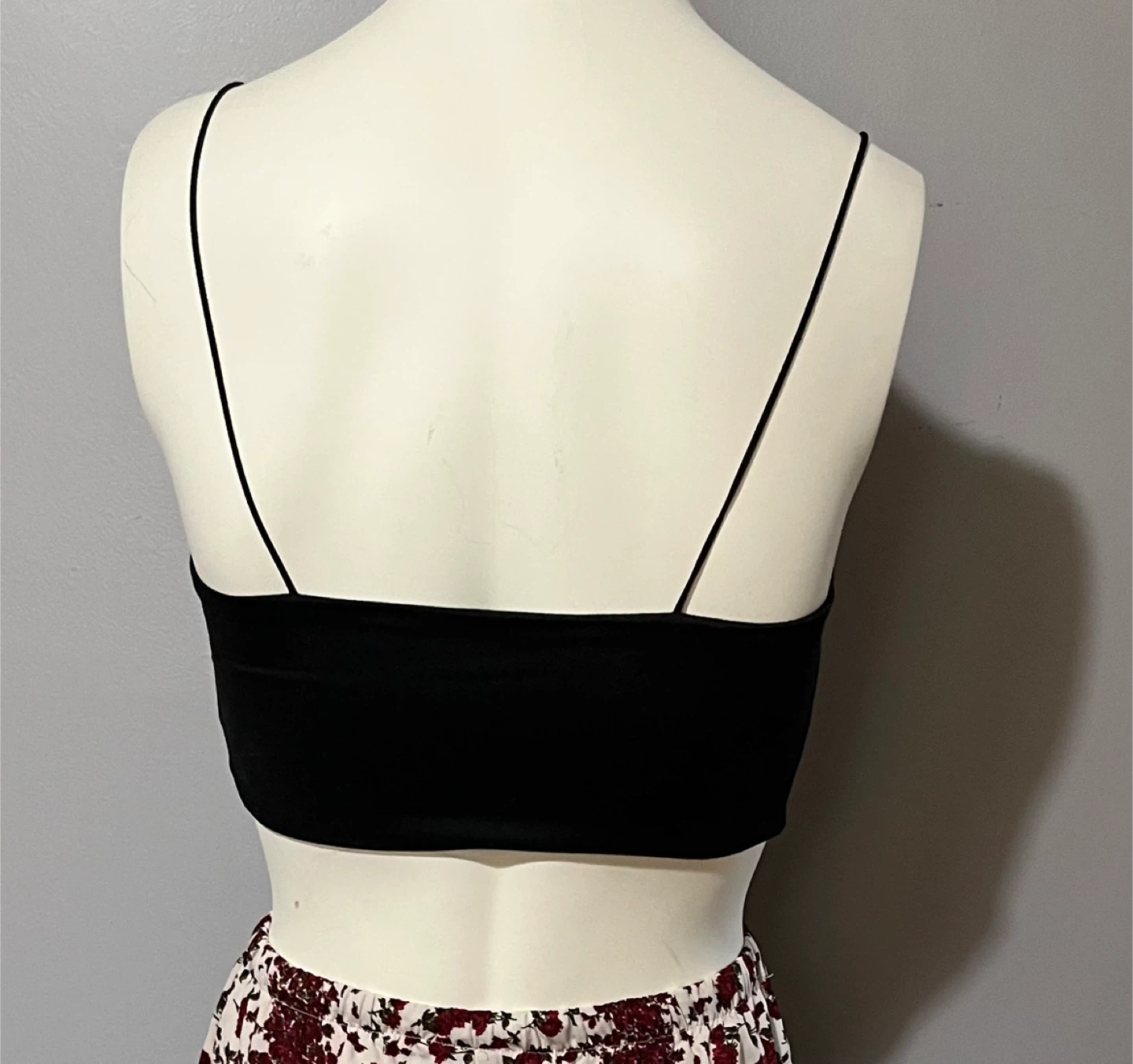 Small size floral shorts and Black  black Top - photo 4