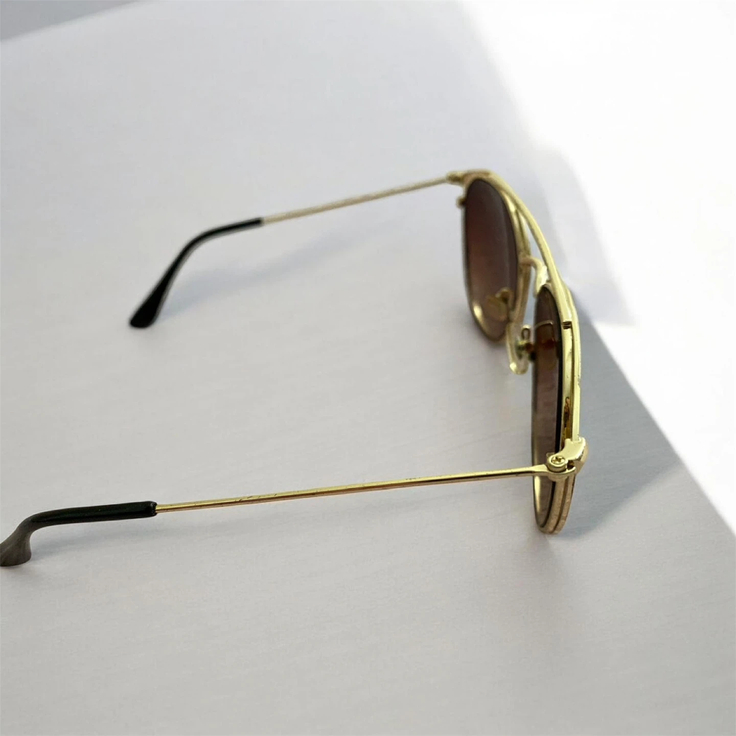 Cat-eye Sunglasses.