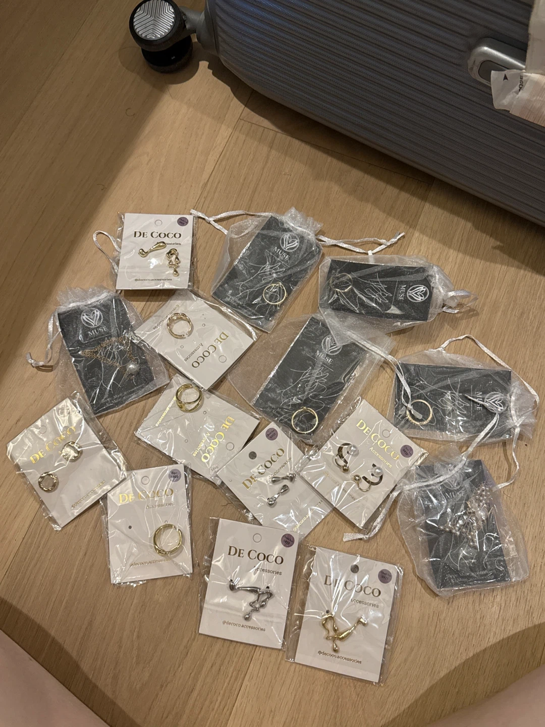 15 pieces fashion jewelries (gold and silver)