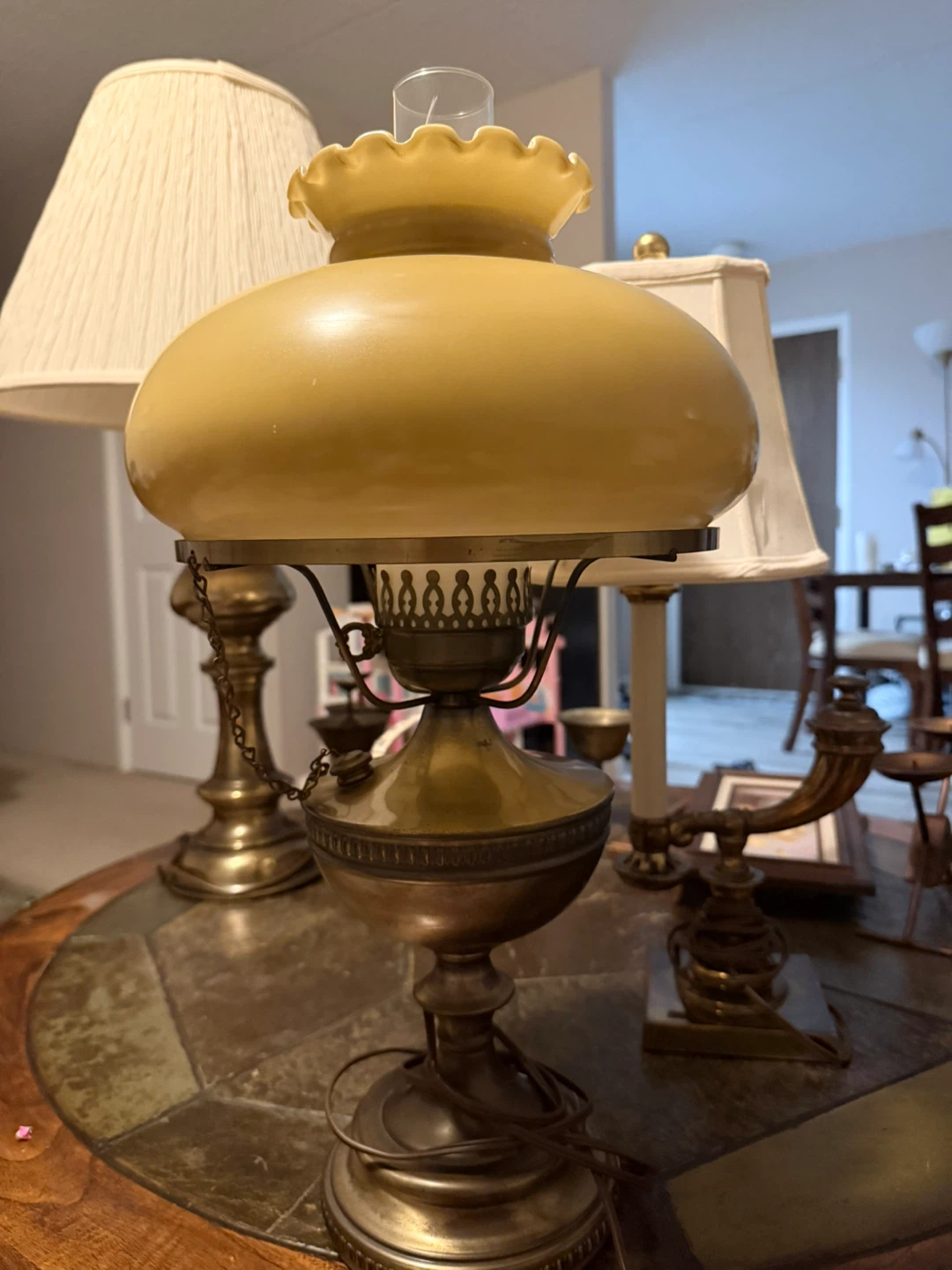 Vintage Brass and Yellow Glass Oil Lamp - photo 3
