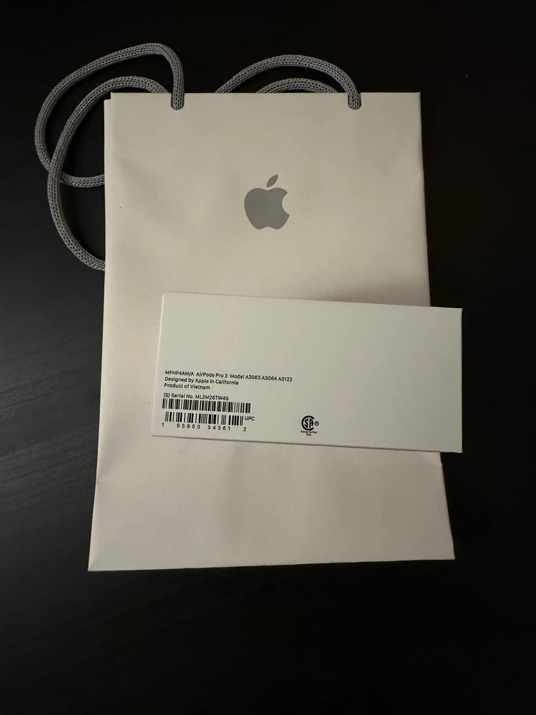 Airpods Pro 3 (Sealed & with Apple Store Receipt) - photo 2