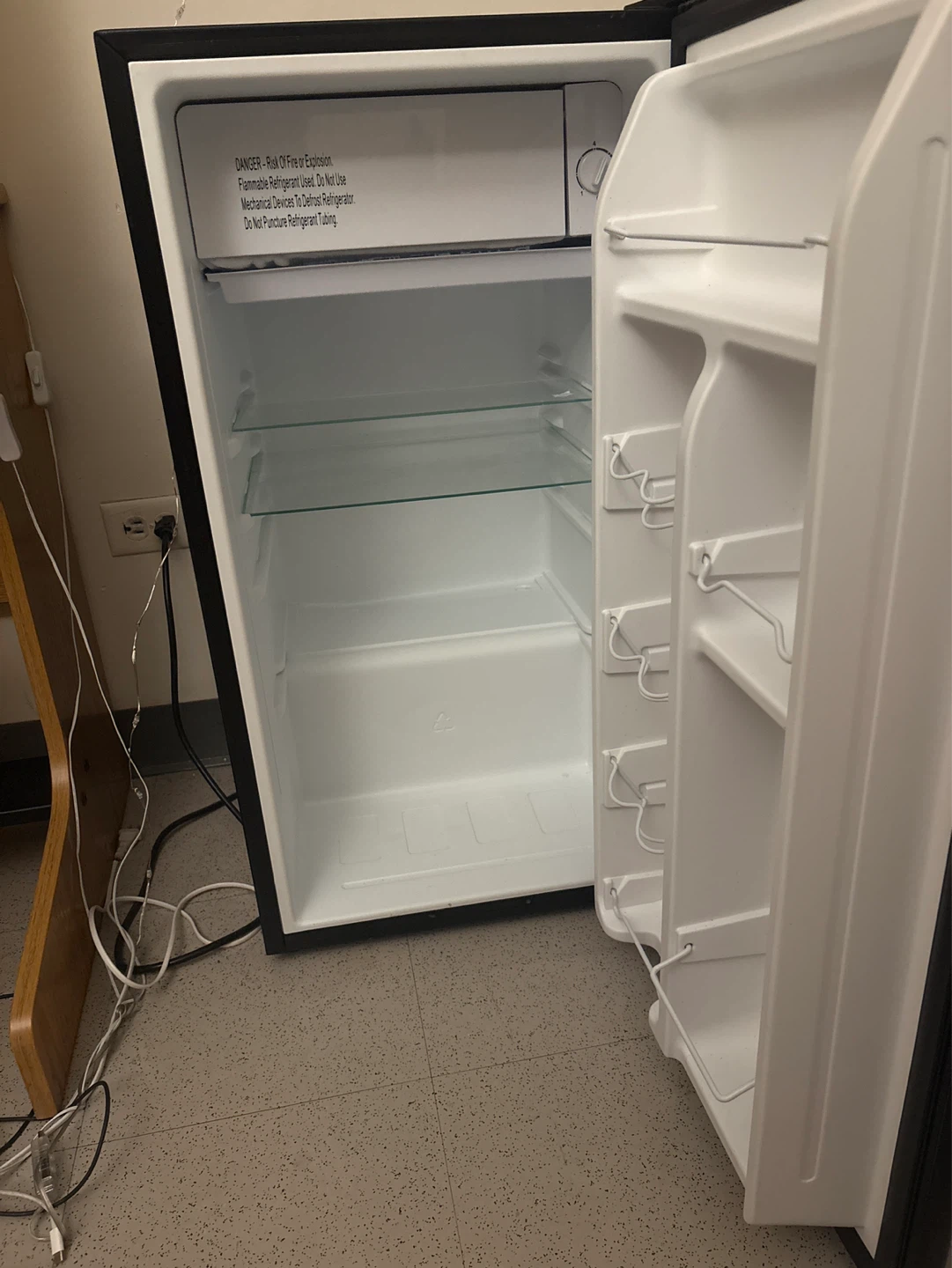 Galanz Mini Fridge - photo 2