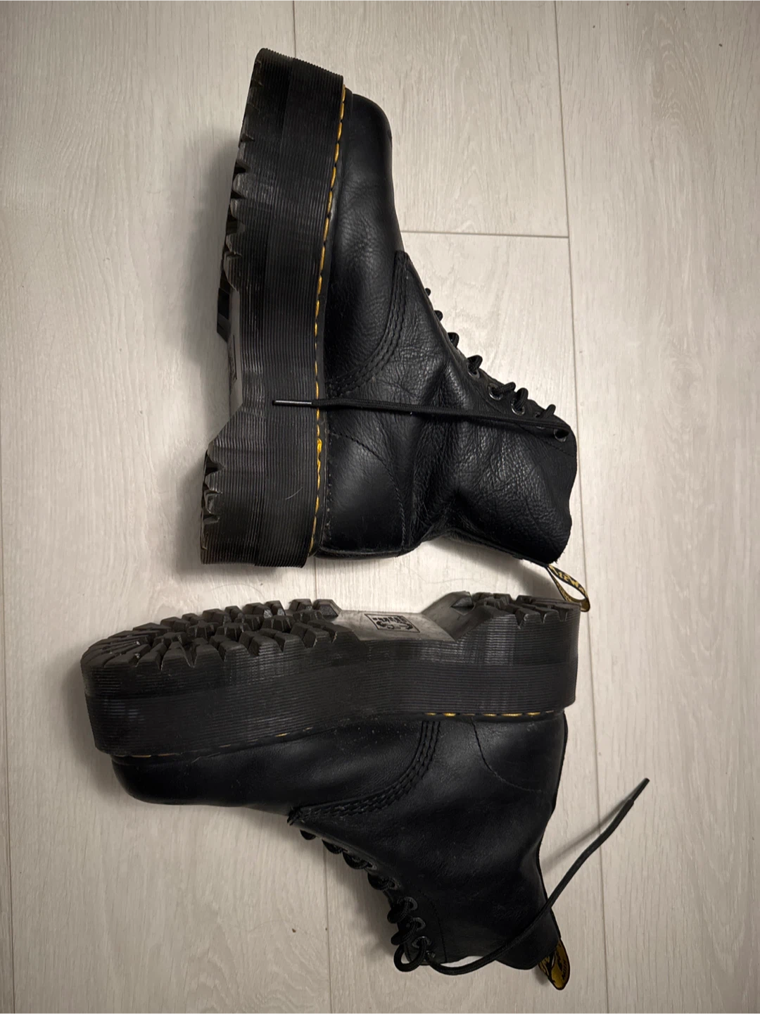 Dr. Martens 1460 Pascal Max Platform Boots