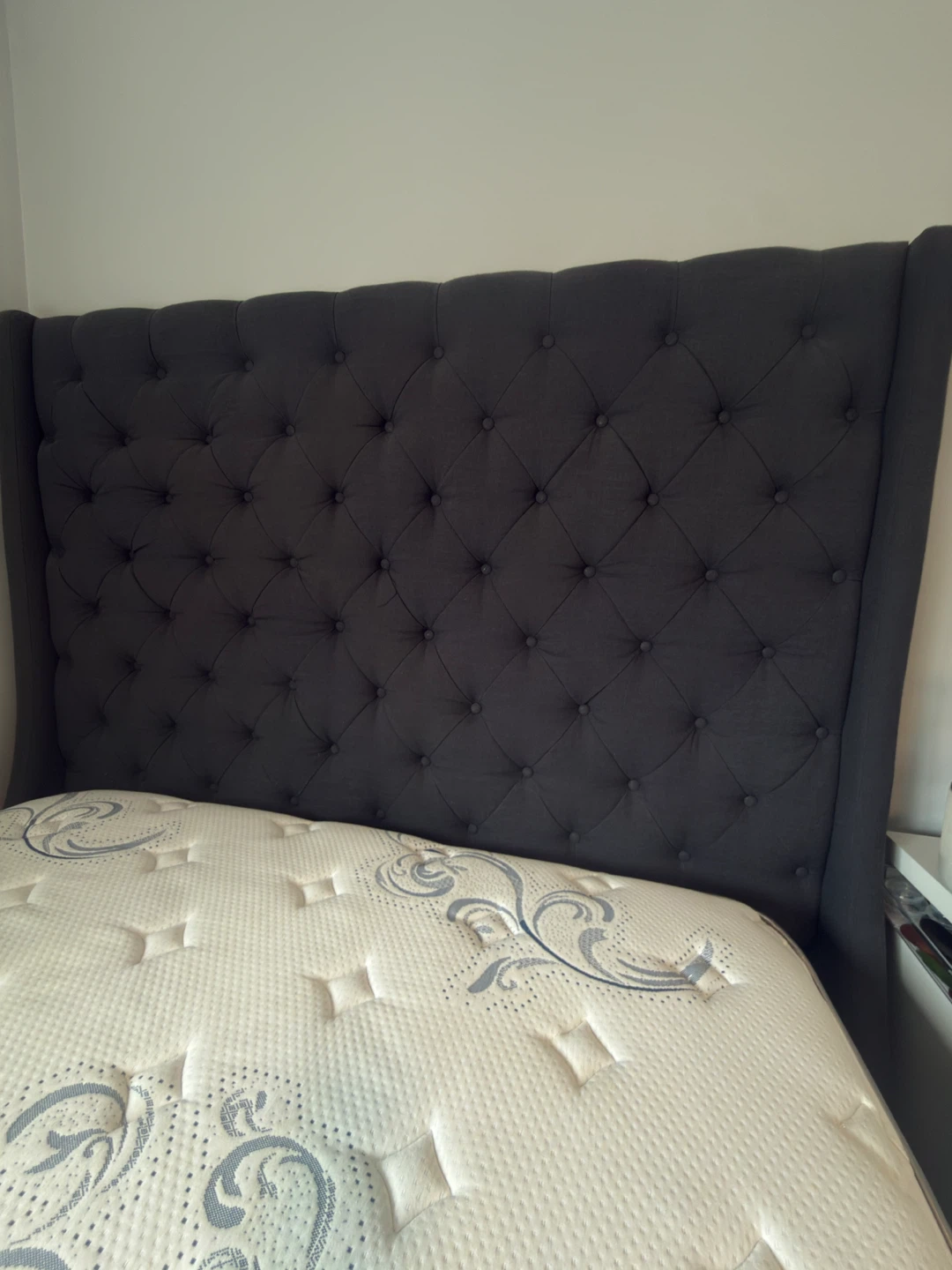 Queen Size Tufted Wingback Bed Frame with Mattress - photo 3