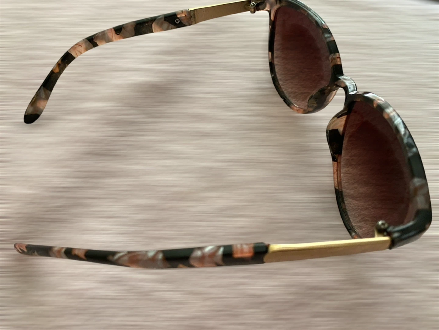 Stylish Tortoiseshell & Gold Sunglasses - photo 3