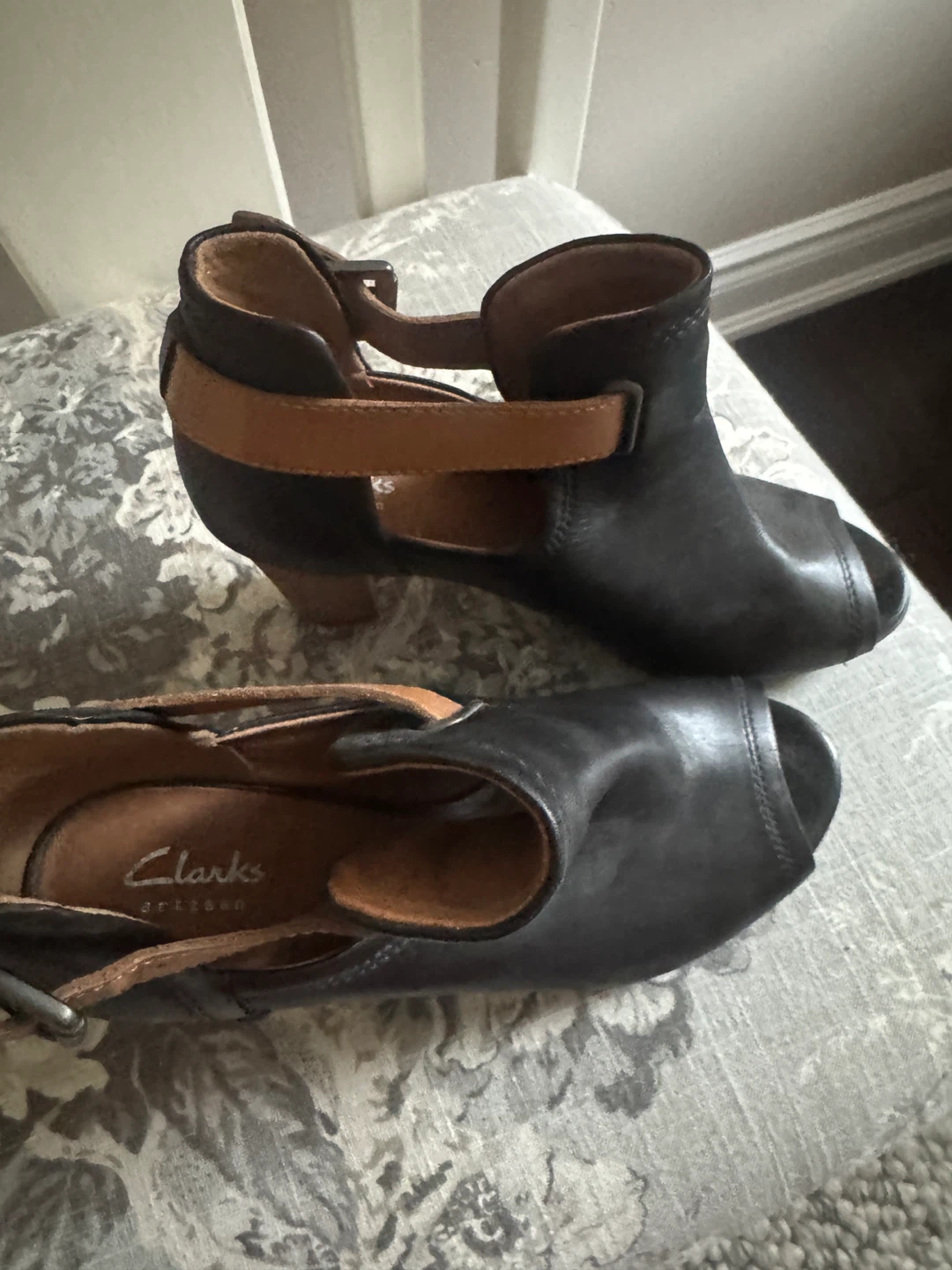 Clarks Artisan Black Leather Peep-Toe Ankle Boots - photo 5