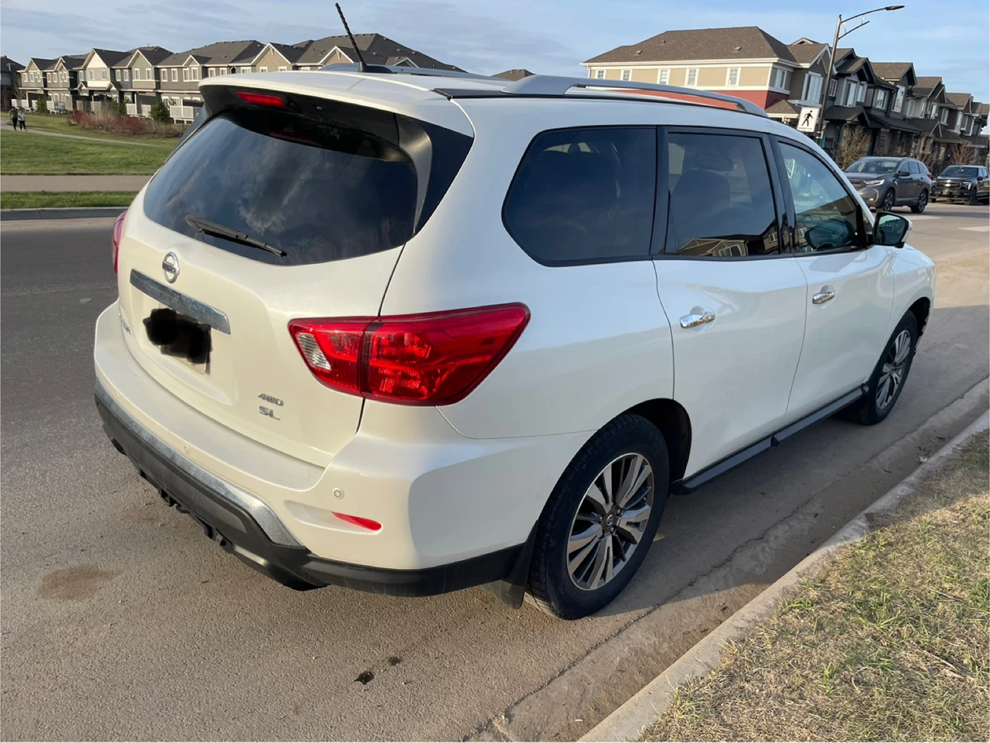 2018 Nissan Pathfinder SL Premium - photo 3