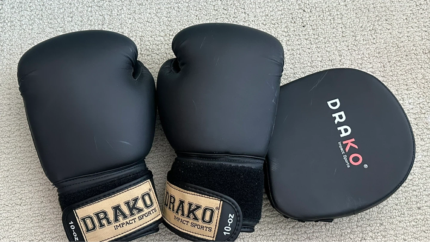 DRAKO Impact Sports Boxing Gloves and Mitts - Black, 10-oz