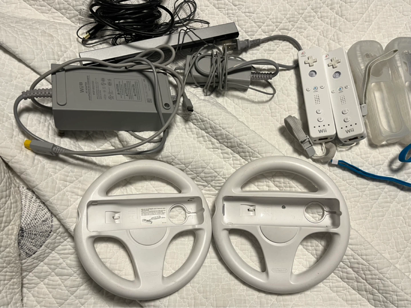 Nintendo Wii U Console Bundle with Mario Kart 8 & Mario Party 10 - photo 4