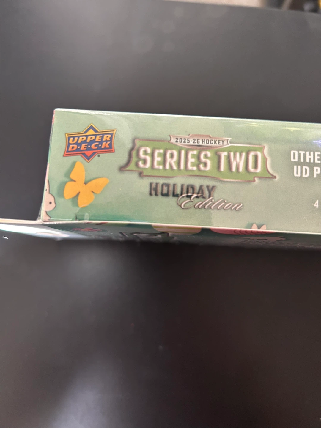 2025/26 series two holiday box - photo 3