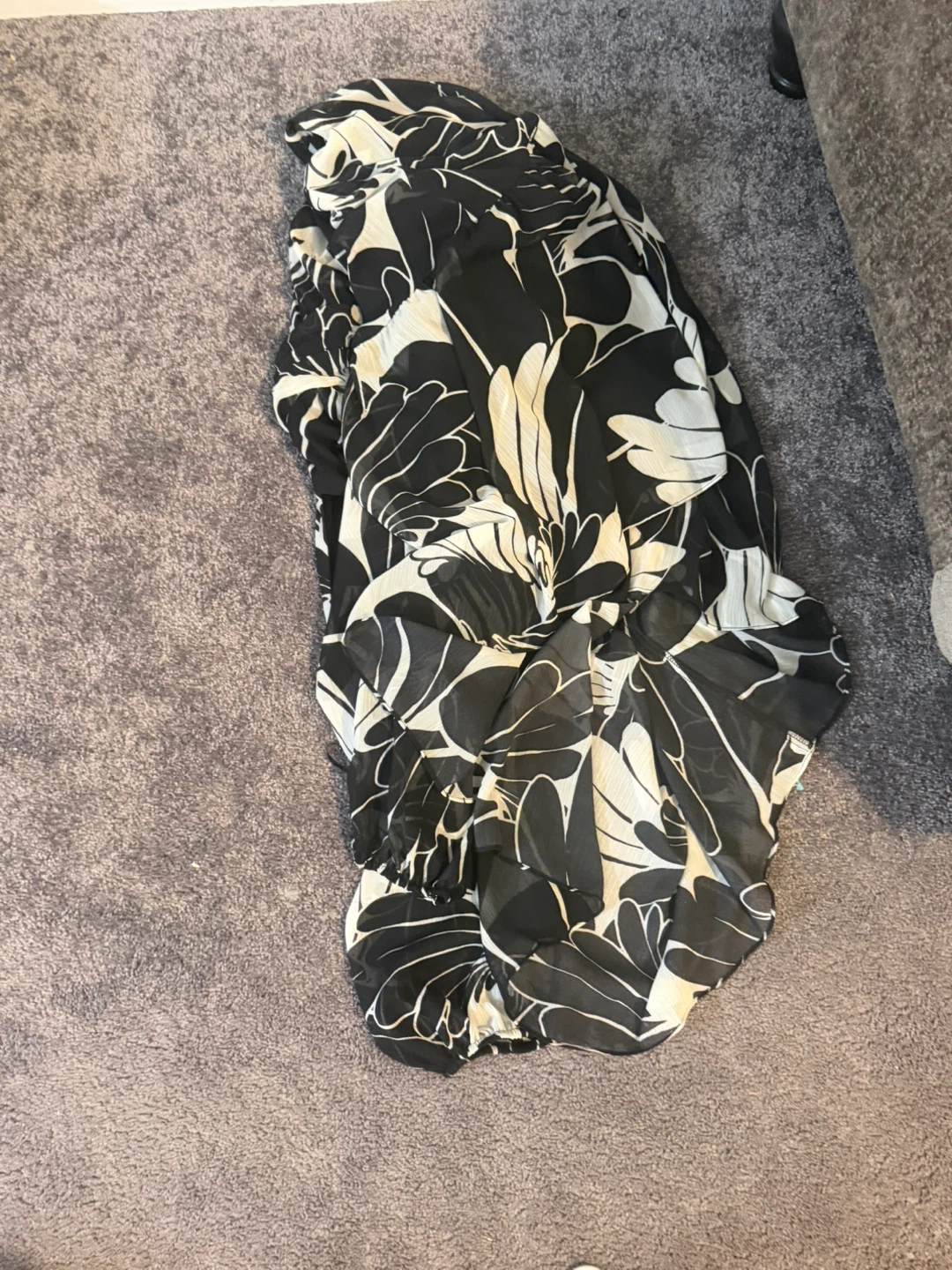 Black and White Floral Print Maxi Dress - photo 2