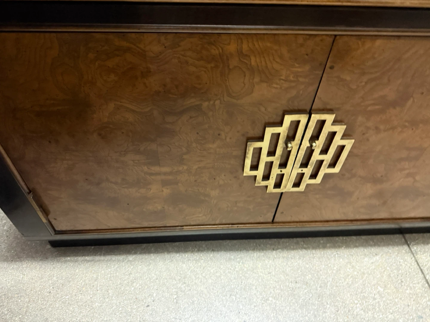 Vintage Circa 1960 Mid Century Chin Hua Buffet w/Brass Hardware - photo 5