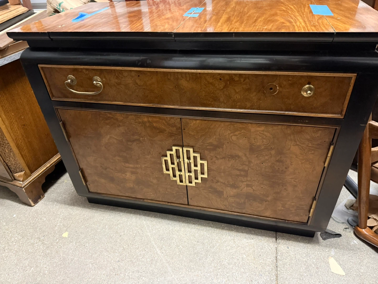 Vintage Circa 1960 Mid Century Chin Hua Buffet w/Brass Hardware - photo 3