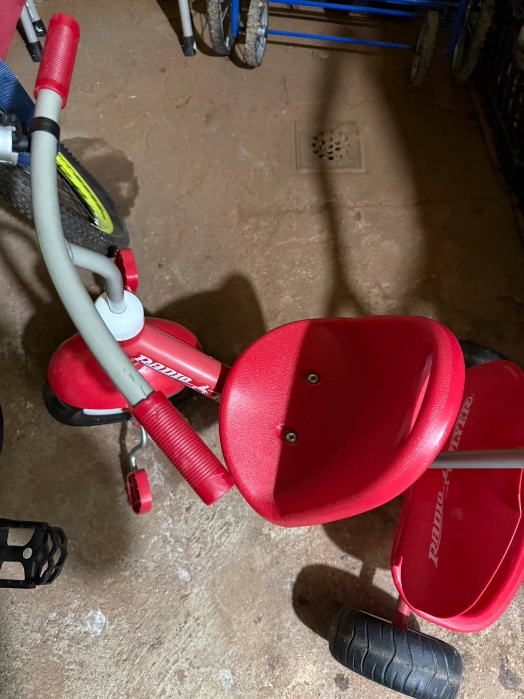 Radio Flyer Red Tricycle - photo 2