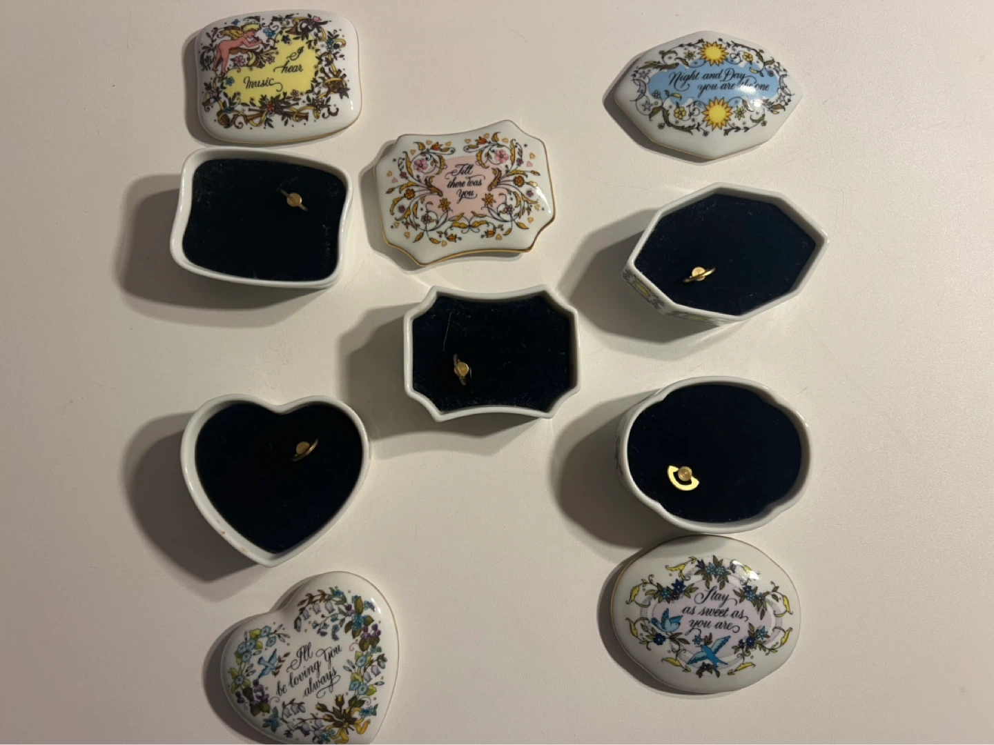 Vintage Decorative Porcelain Trinket Boxes Lot - photo 5