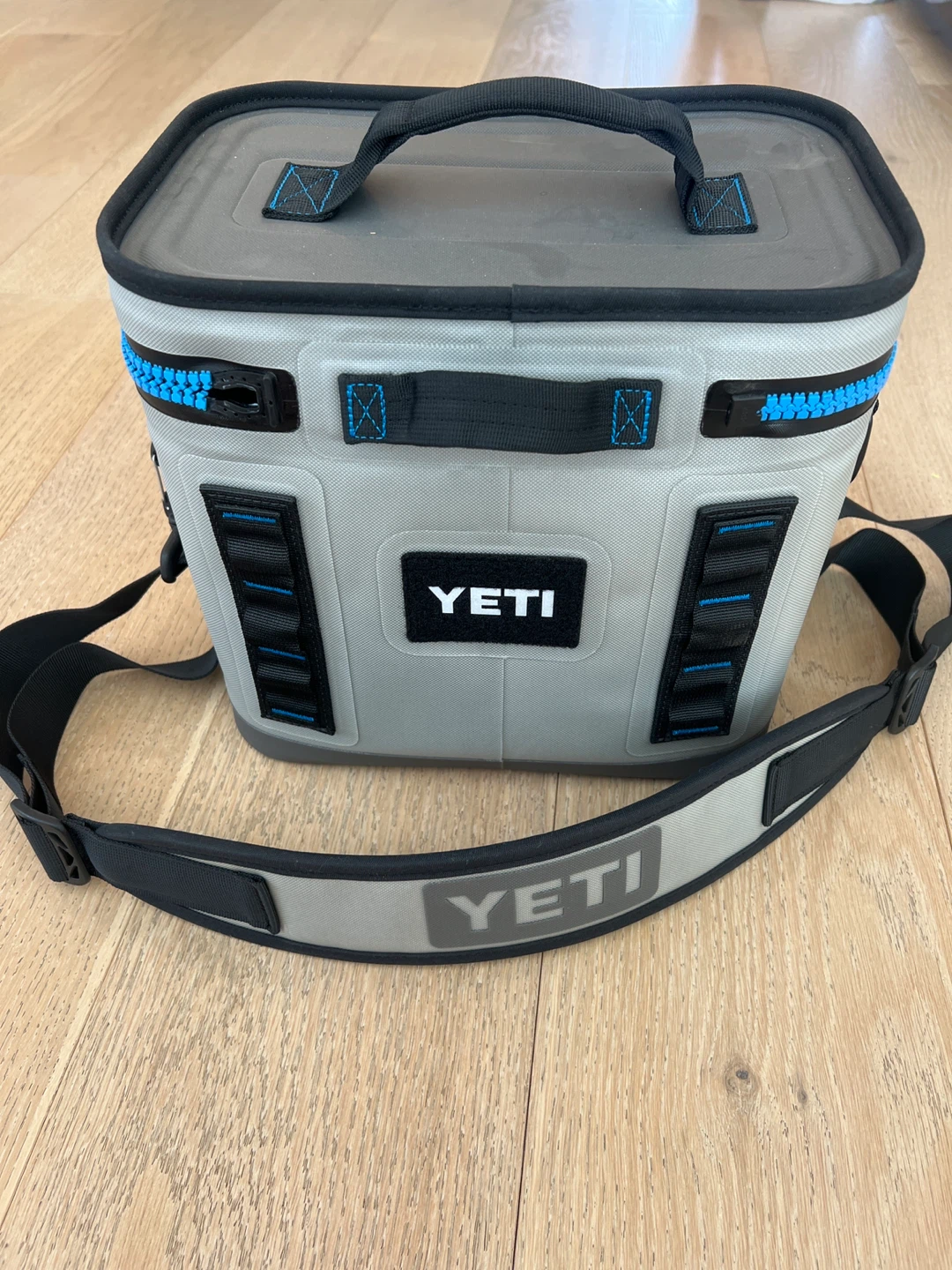 YETI Hopper Flip 8 Soft Cooler