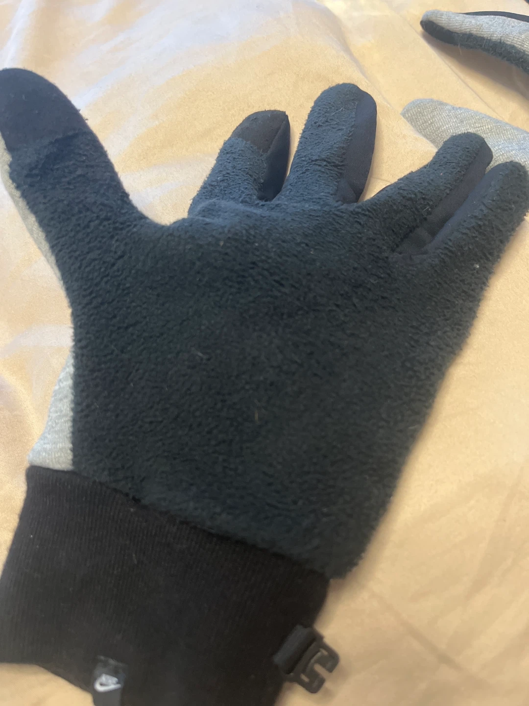 Nike Fleece Gloves - photo 2