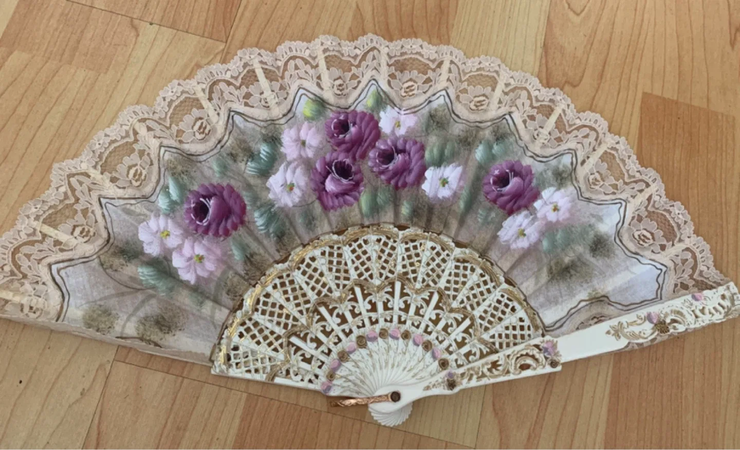Vintage Hand Fan with Floral Lace Design