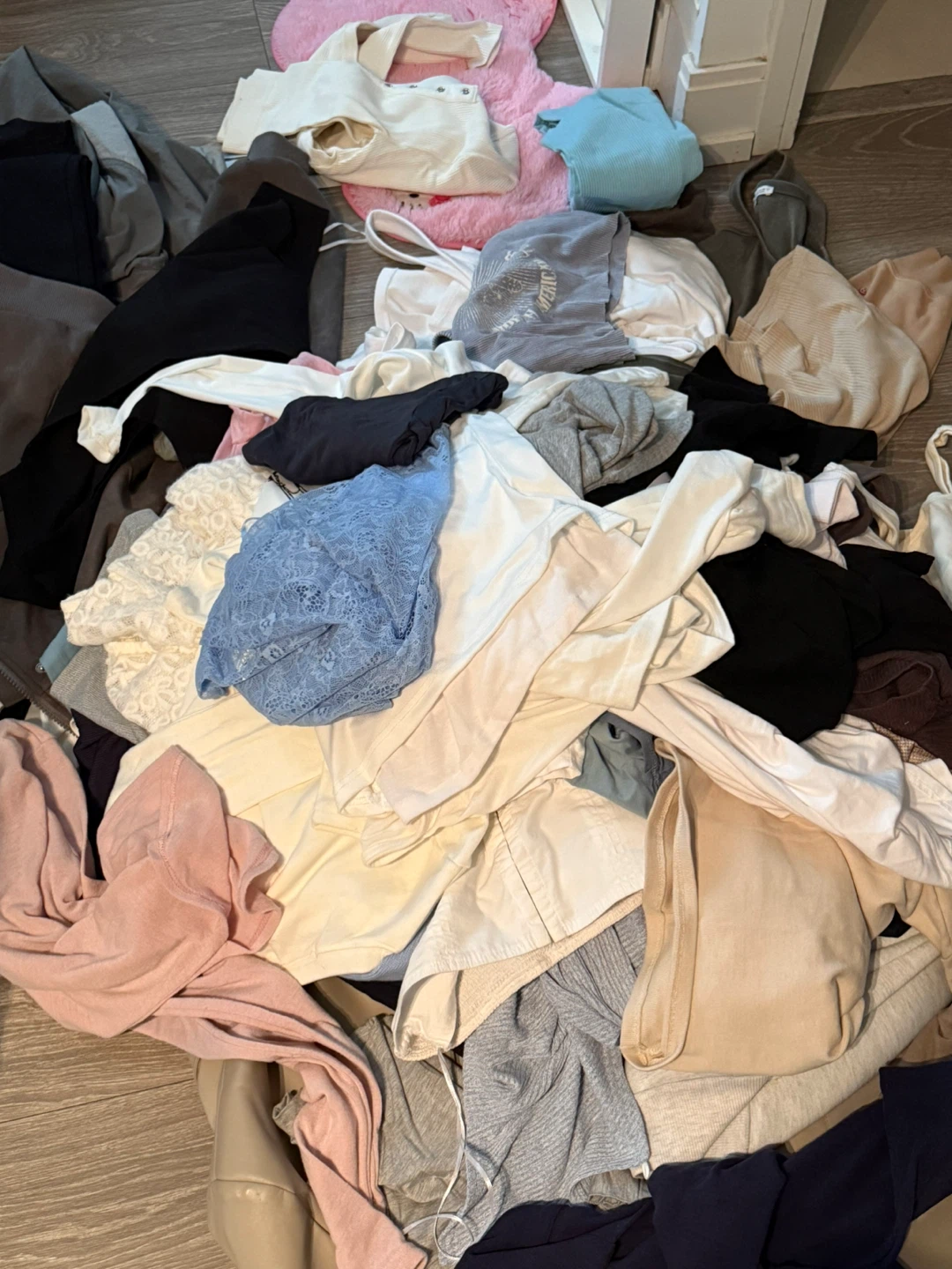 Bundle clothes box - photo 4