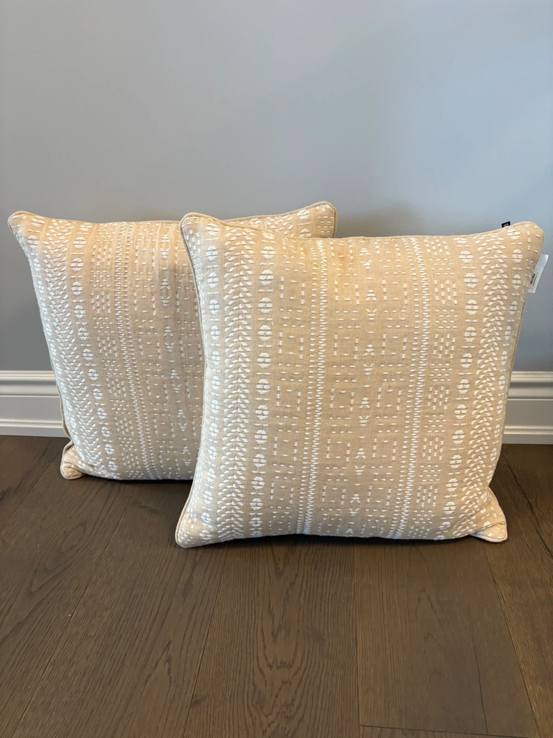 Urban barn beige toss pillows NWT ret $119