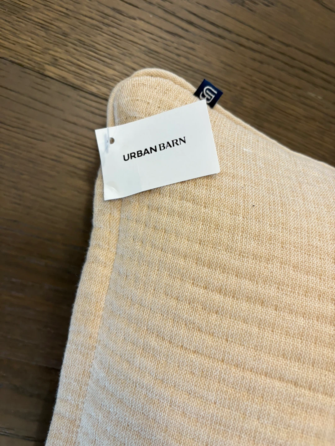 Urban barn beige toss pillows NWT ret $119 - photo 3