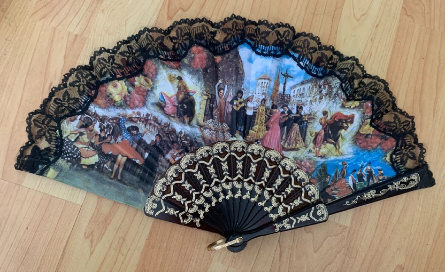 Decorative Flamenco Fan with Lace Trim - photo 2