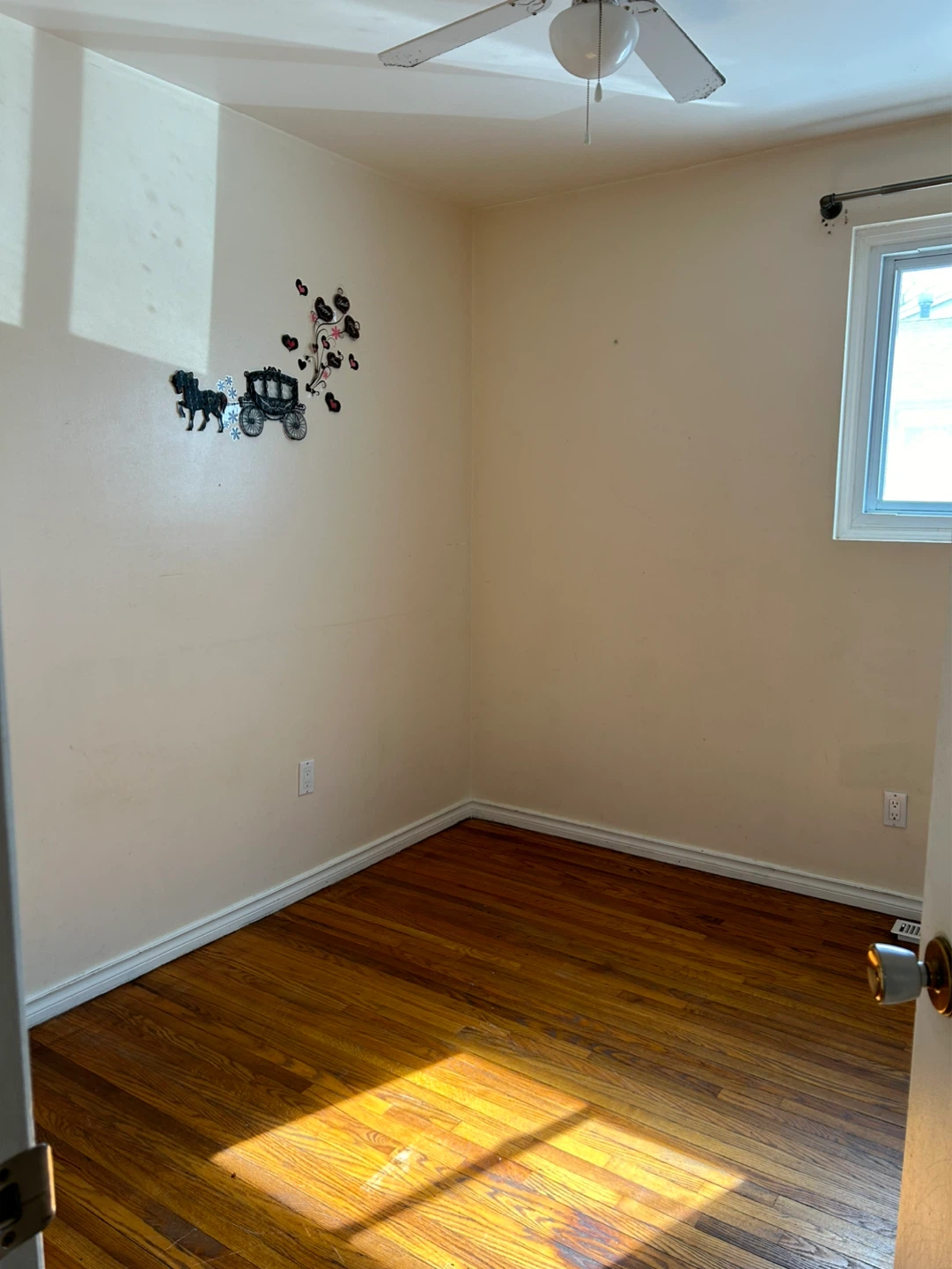Upper floor house for rent - photo 3