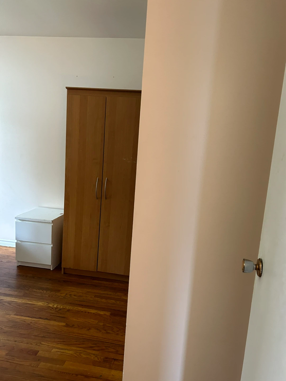 Upper floor house for rent - photo 2