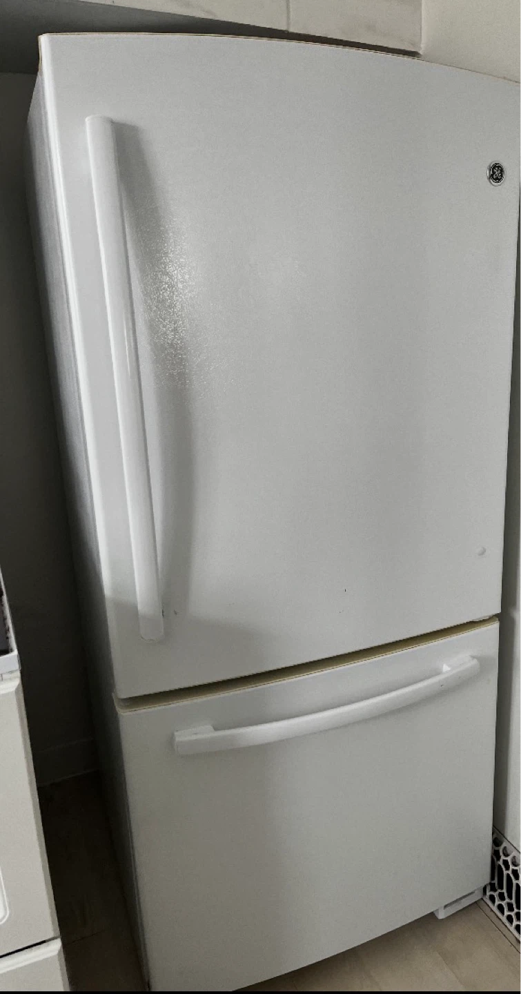 GE Bottom Freezer Fridge