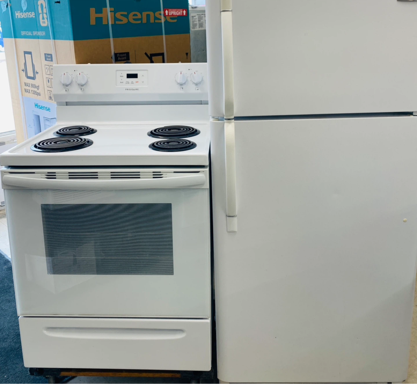 Newer Frigidaire Fridge & Stove Set