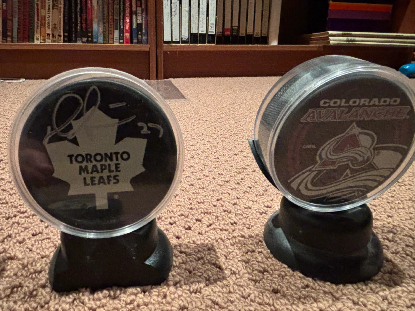 NHL Hockey Puck Collection with Auto - photo 2