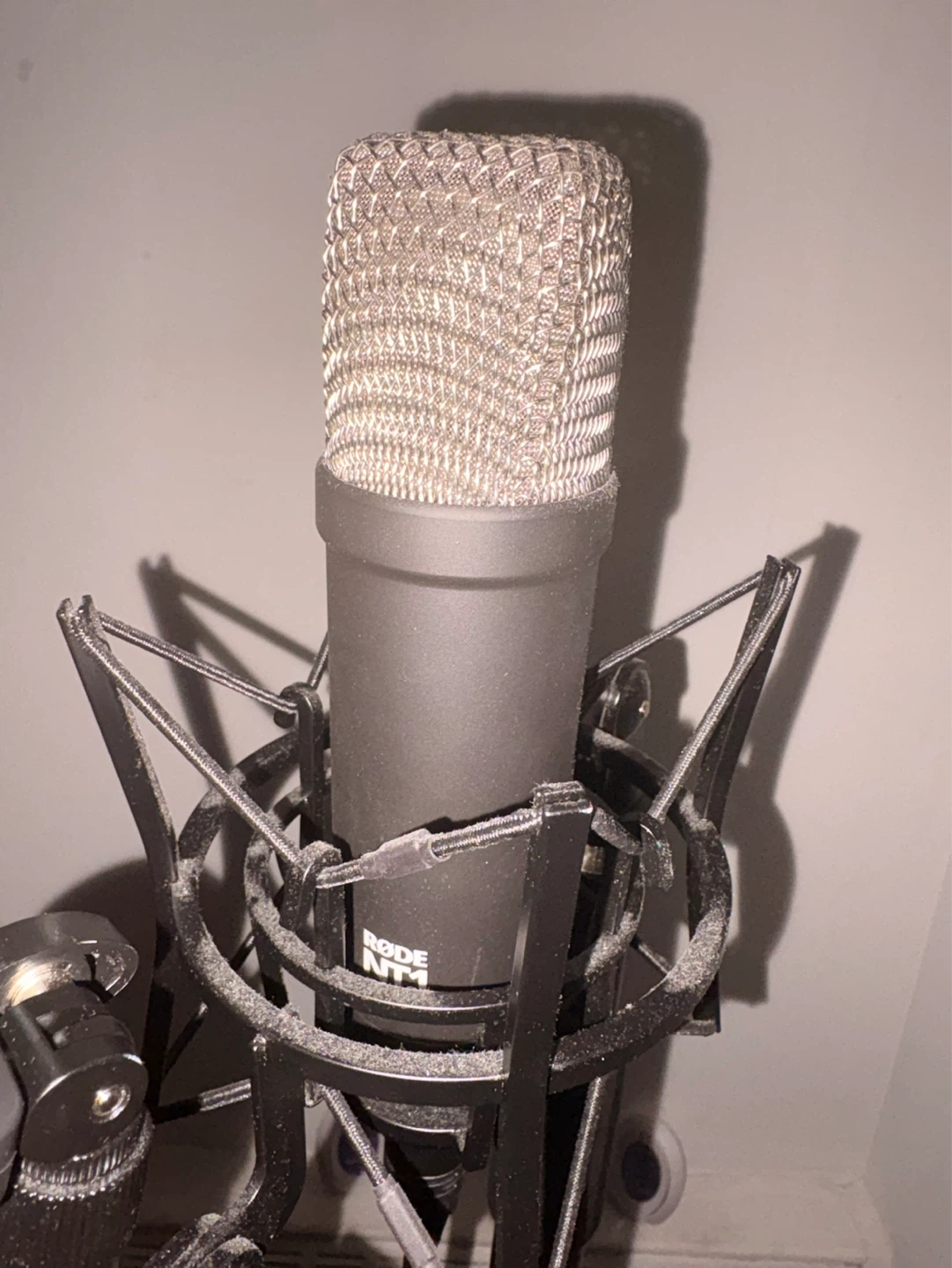 Rode NT1 Microphone & Focusrite Scarlett 2i2 Audio Interface - photo 2
