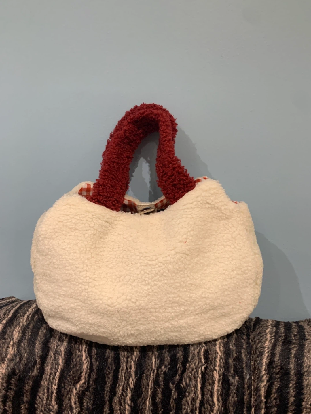 Hello Kitty Fuzzy Tote Bag with Mini Spray Bottle - photo 3