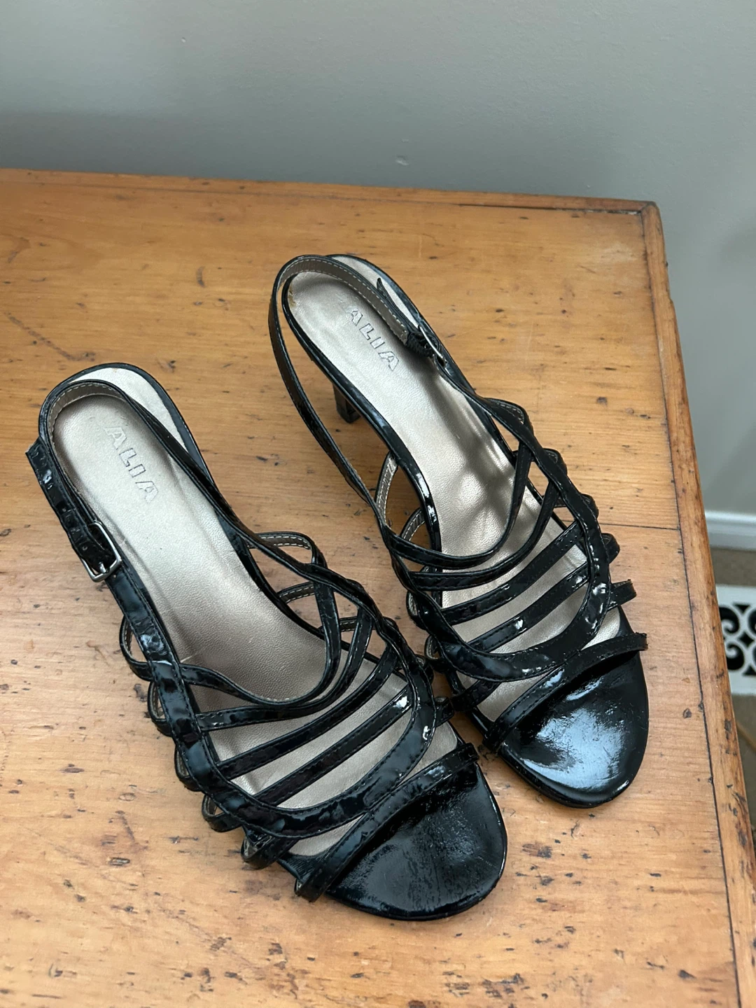 LADIES SIZE 8 DRESS SHOES (SEE LISTING)