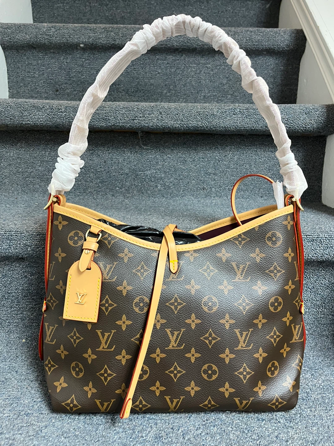 High end Louis Vuitton Monogram Canvas Bag with Shoulder Strap