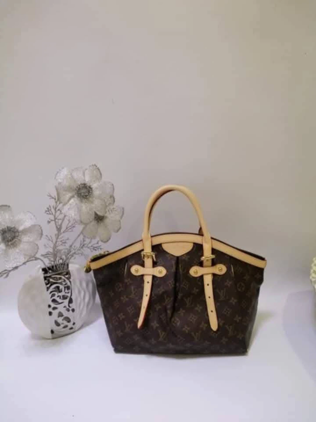 High end Louis Vuitton Monogram Tote Bag