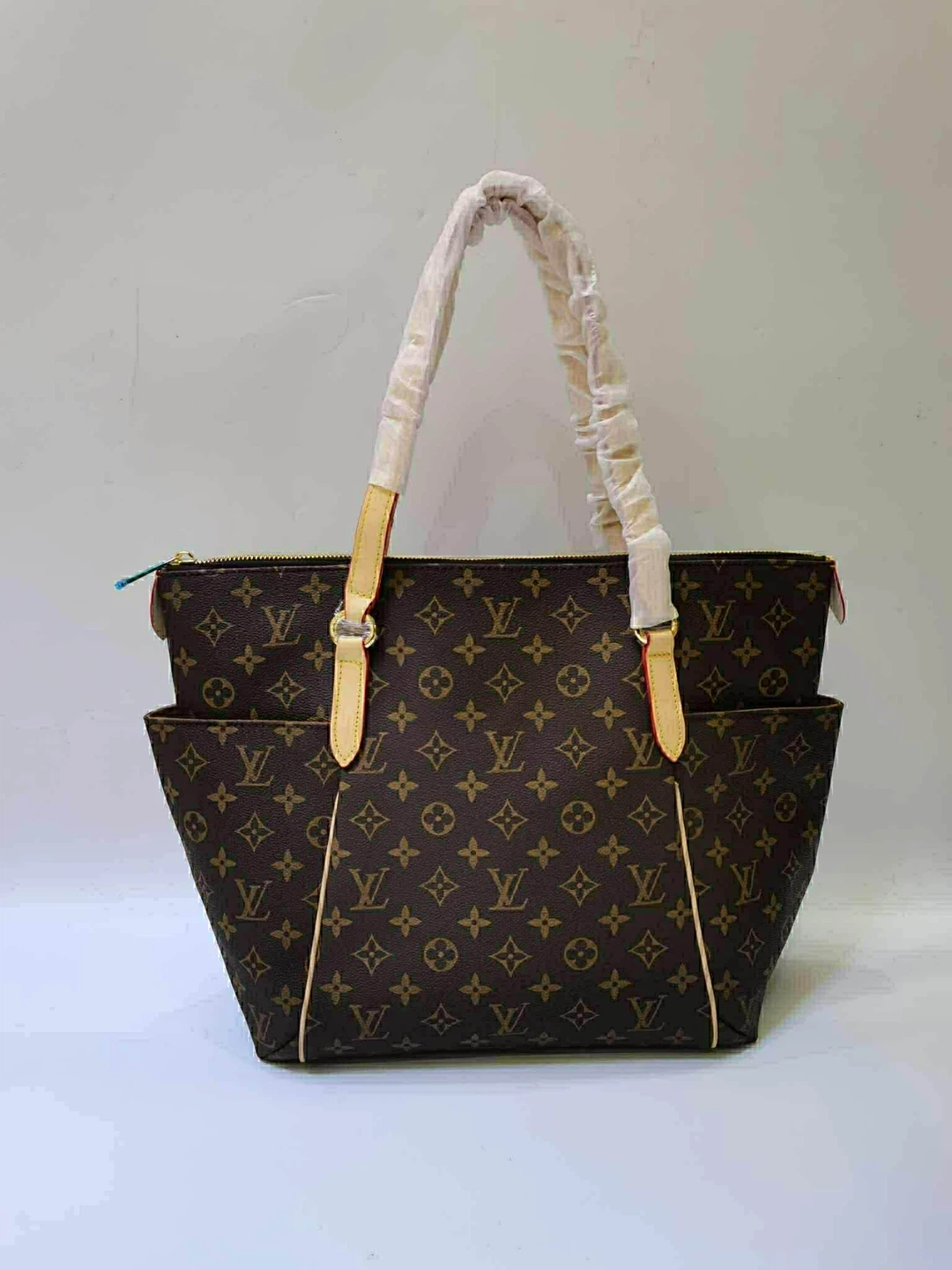 High end Louis Vuitton Monogram Tote Bag - photo 2