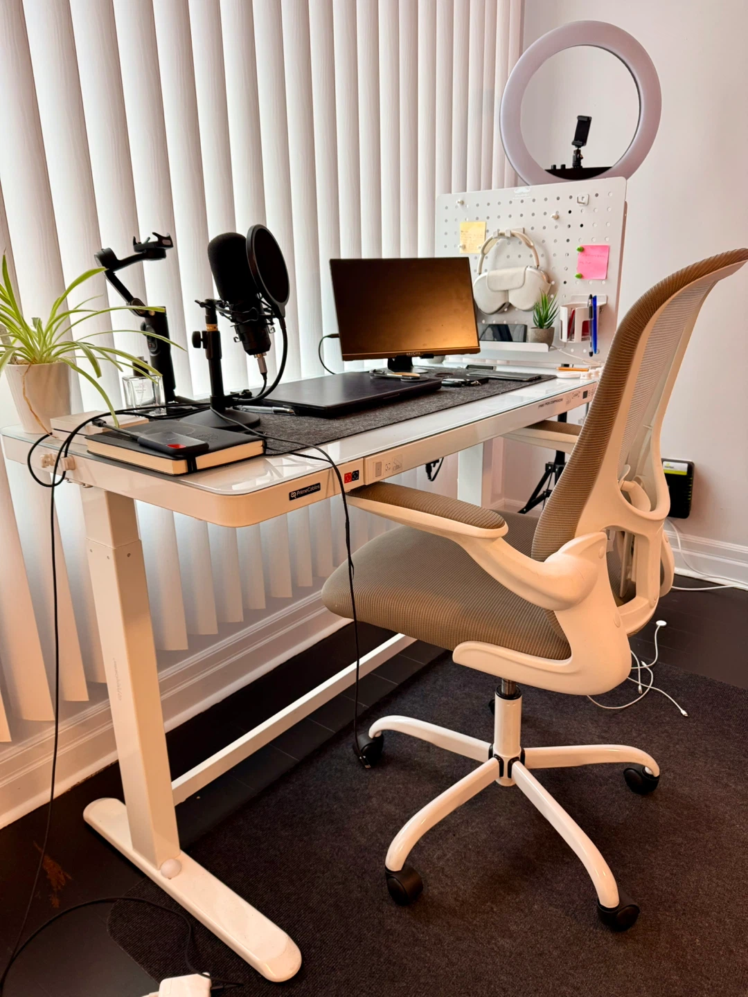Ergonomic Office Chair + Adjustable sit stand desk - photo 2