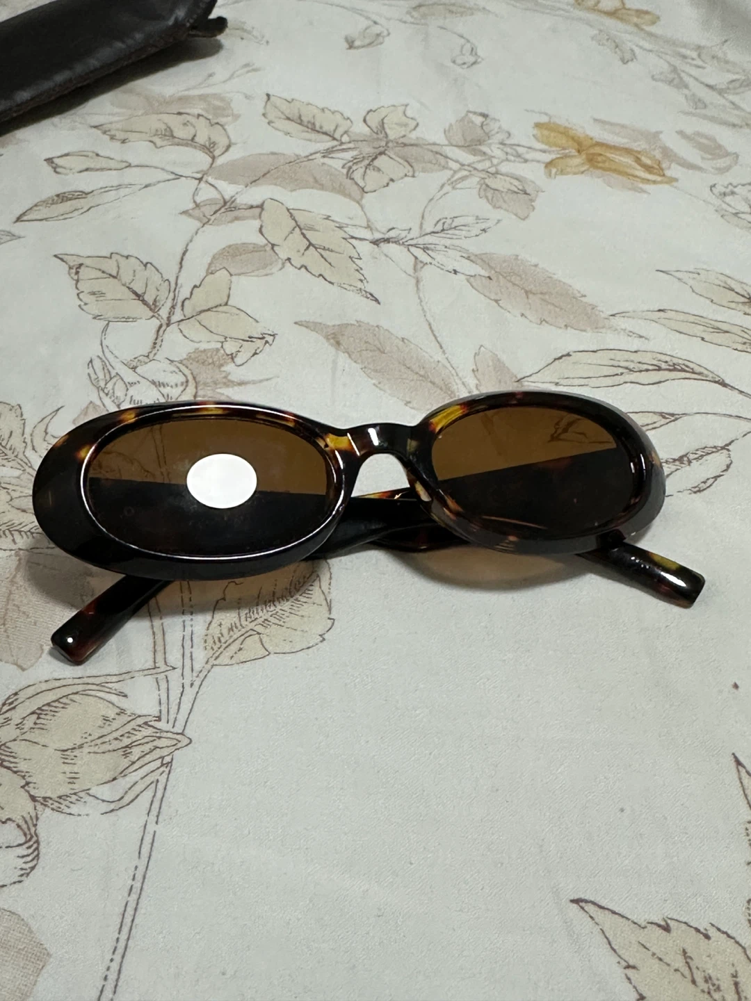 Tortoiseshell Oval Sunglasses - photo 4