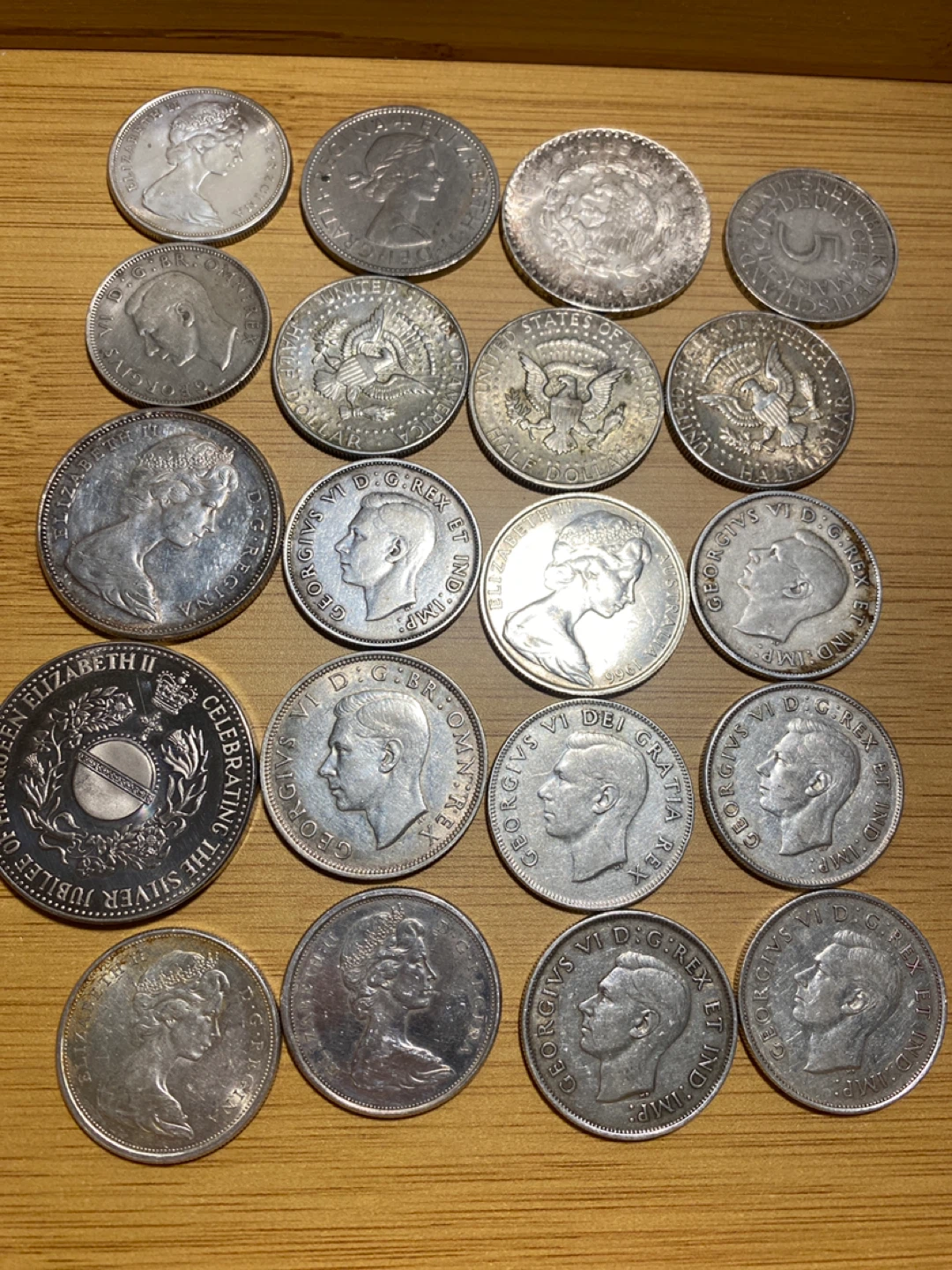 Collection of Canadian and International silver  Coins - photo 3