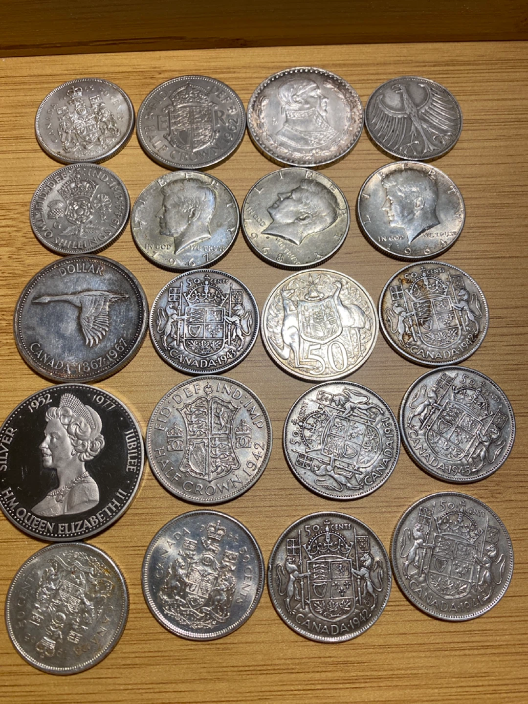 Collection of Canadian and International silver  Coins - photo 2