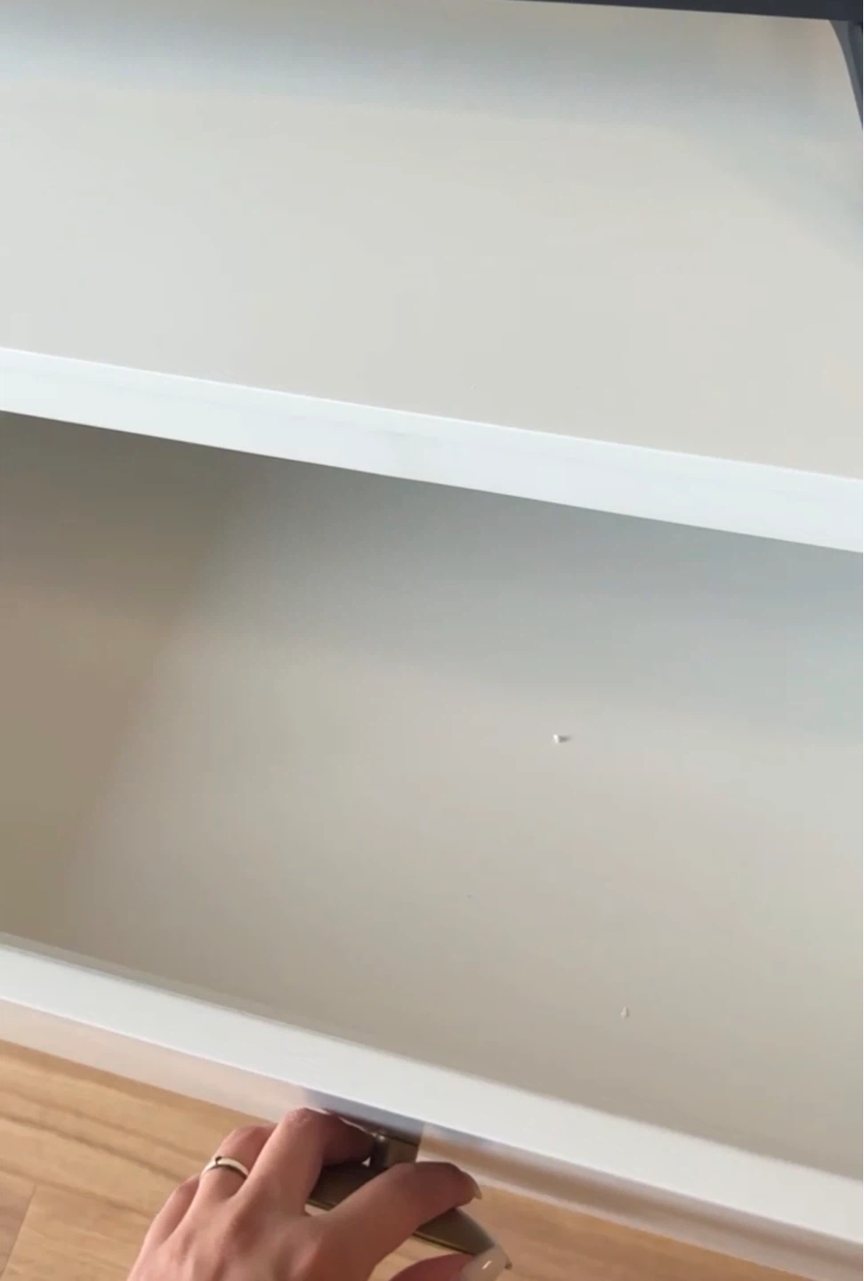 Meridian Zayne Wood Veneer Dresser - White - photo 2