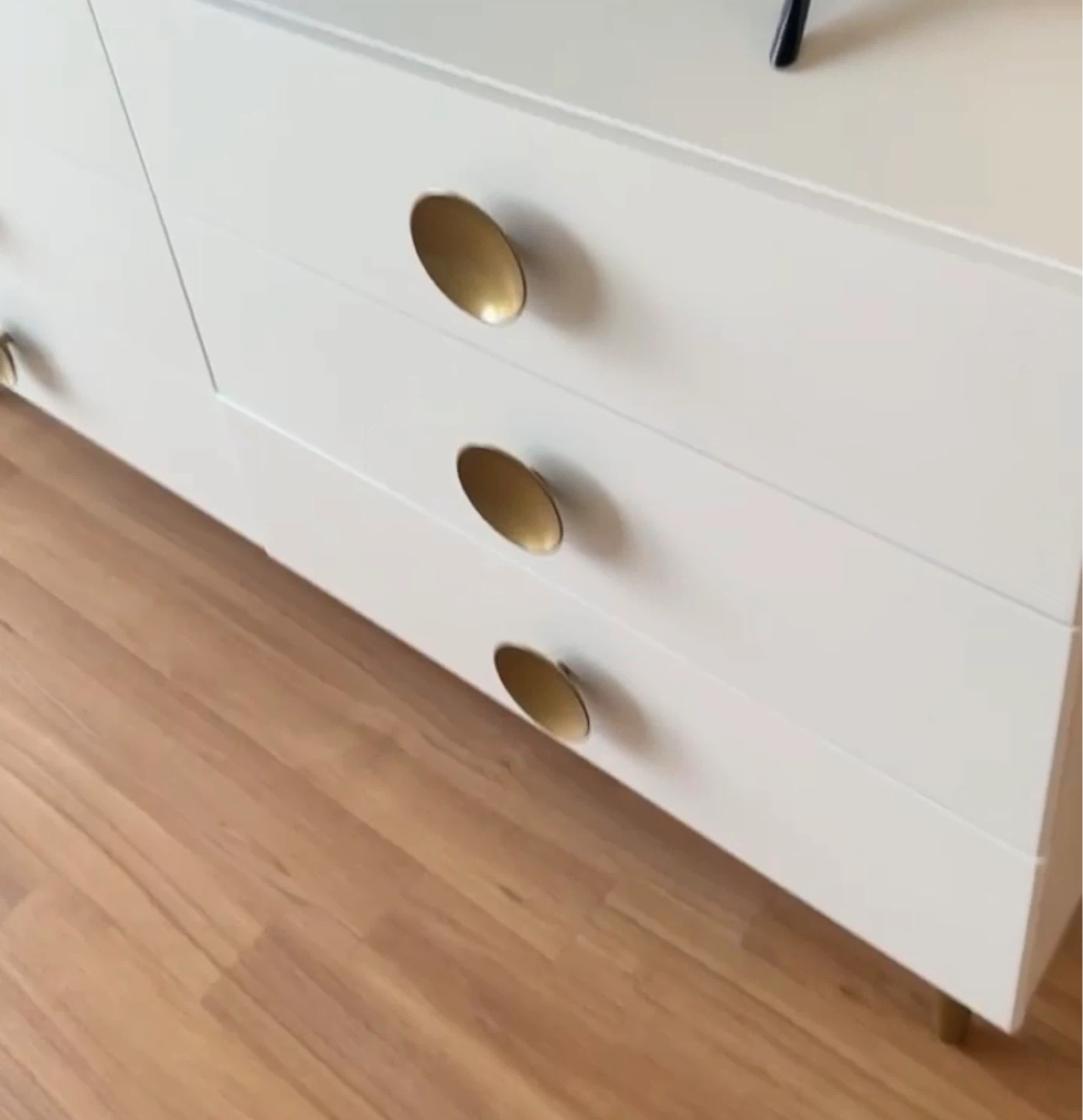 Meridian Zayne Wood Veneer Dresser - White