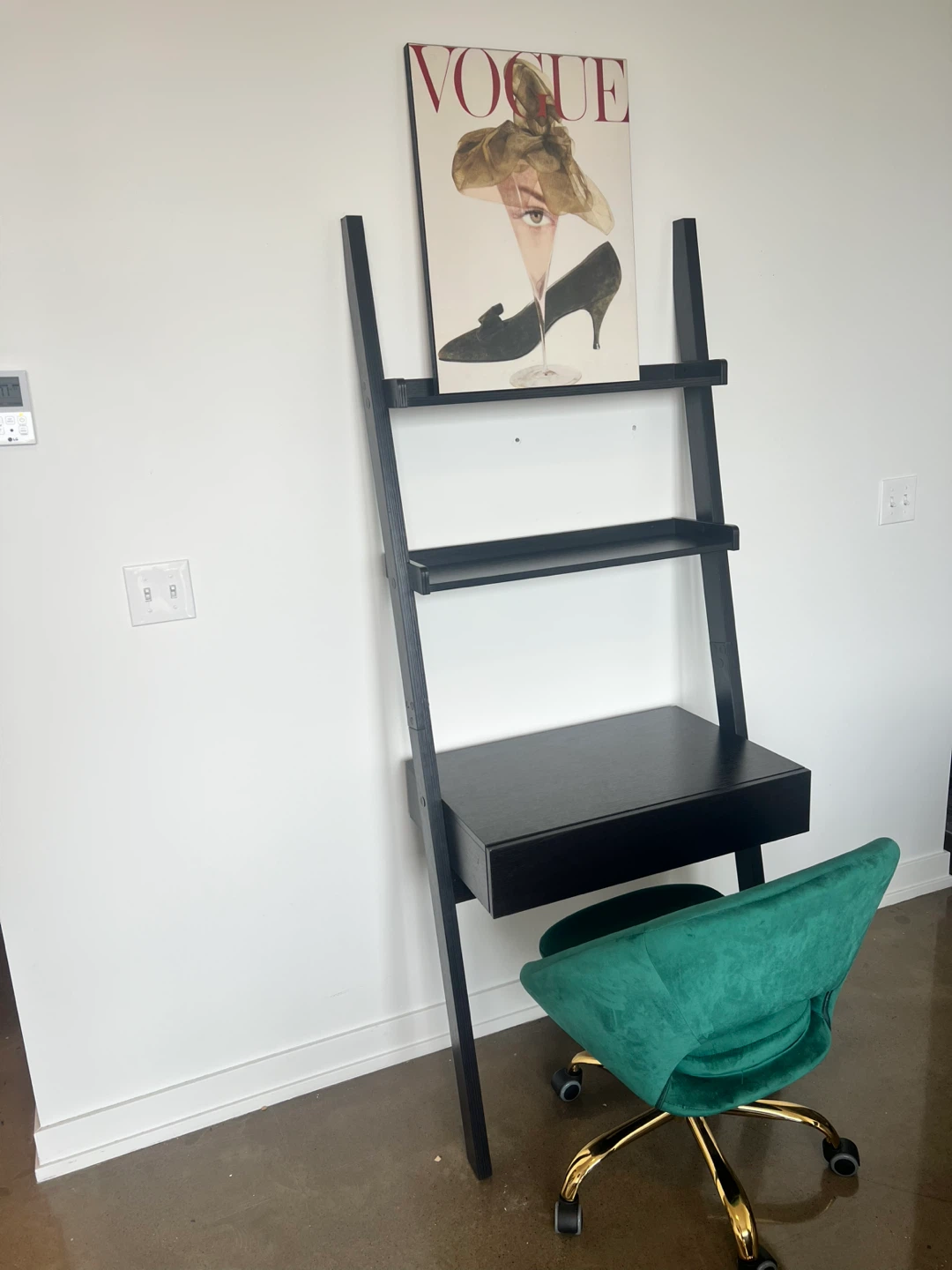 Wall Leaning Ladder Desk with Drawer - photo 2