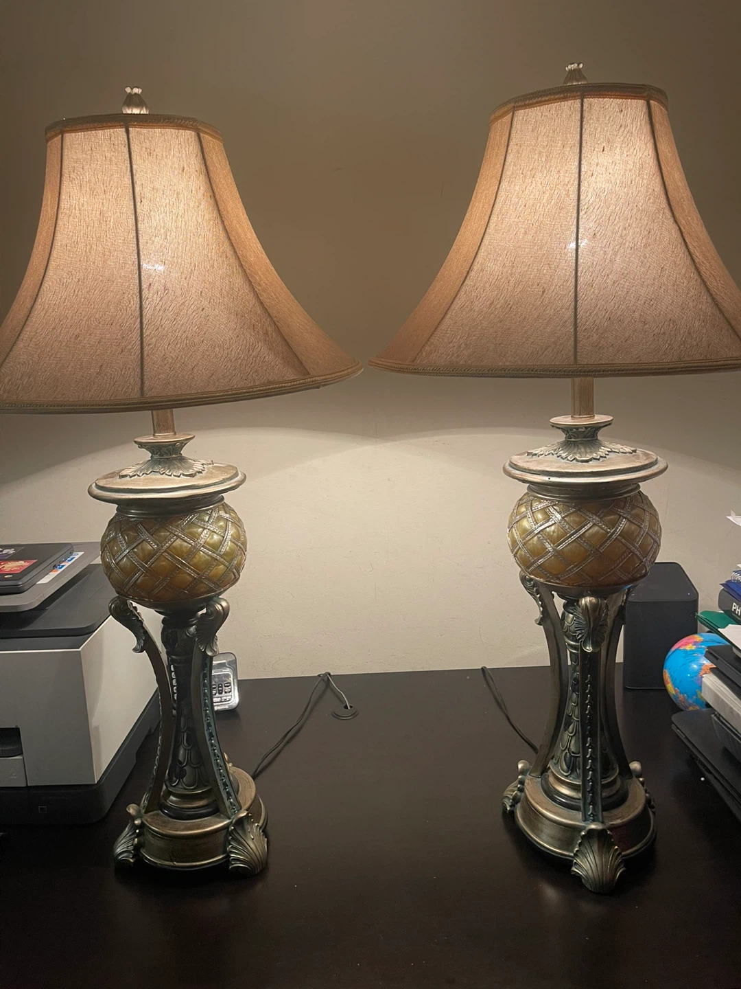 Set of 2 Table Lamps with Decorative Bases